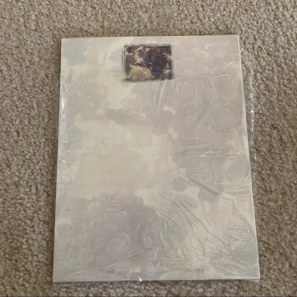 Free item: Specialty paper - Vineyard